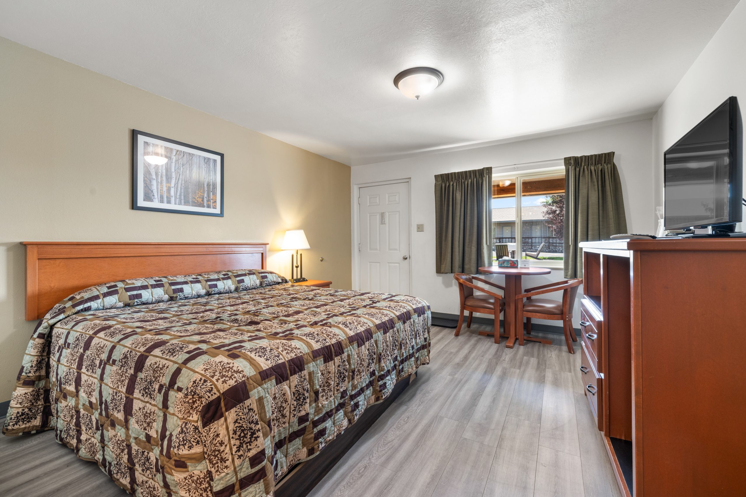 Single king room at the White River Inn in Meeker, Colorado